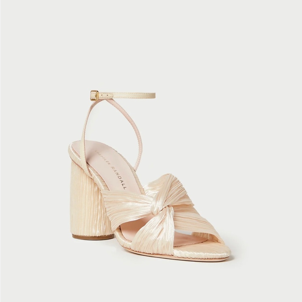 NIB REED Loeffler Randall Heel